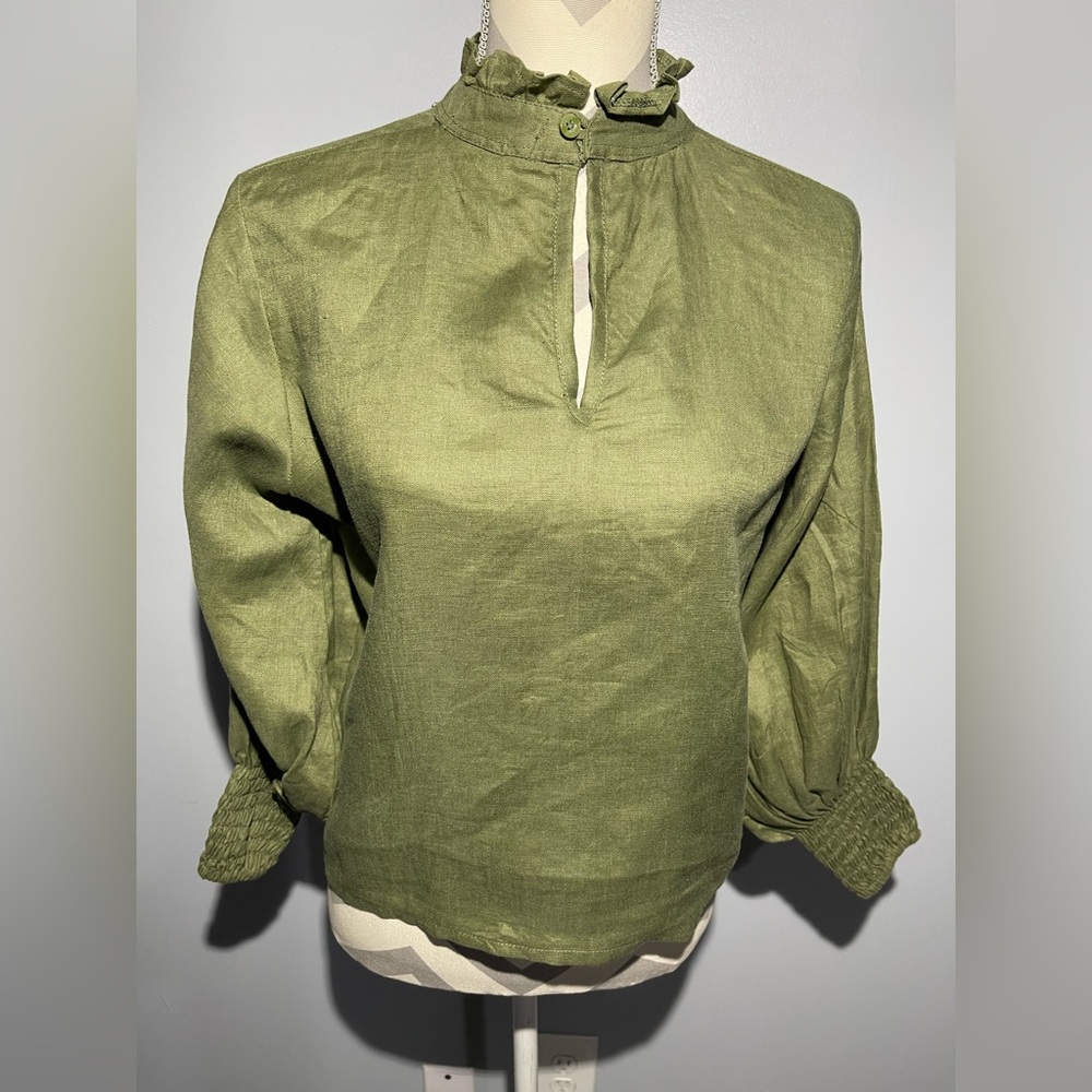 Chic Green Blouse with Elegant Design
